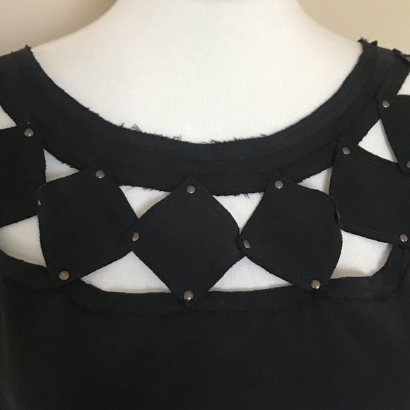 BCBG BCBGMAXAZRIA blouse with neck cutout detail - Picture 2 of 6